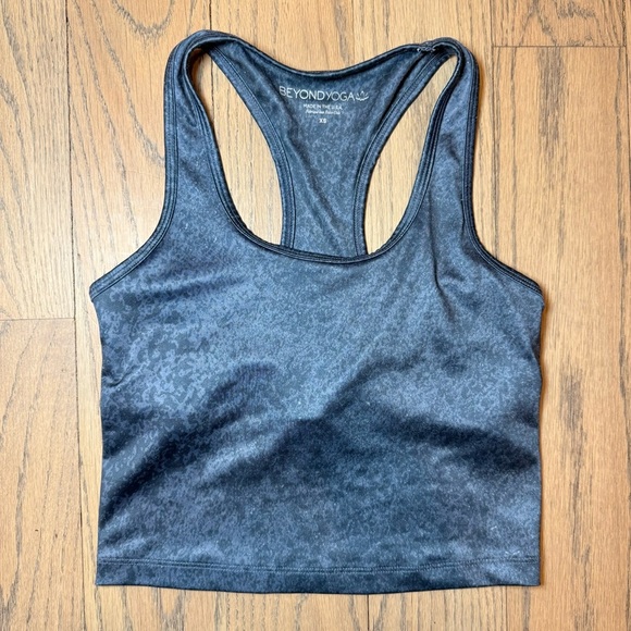 Beyond Yoga First Class Cropped Racerback Tank in Distressed Sheen Navy Blue XS - Picture 3 of 11